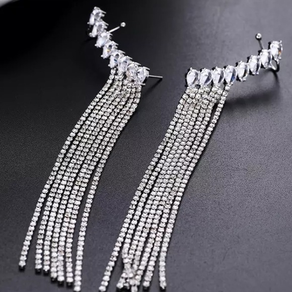 Jewelry - Long tassels rhinestone drop earrings